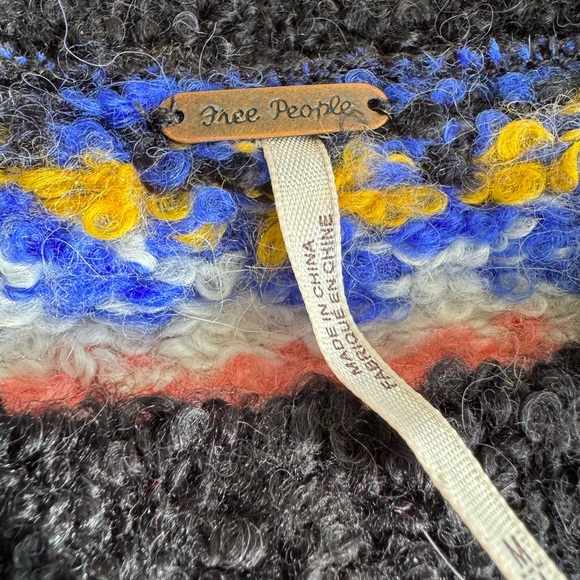 Free People Women’s colorful pullover sweater NWT (Medium) - Picture 4 of 6